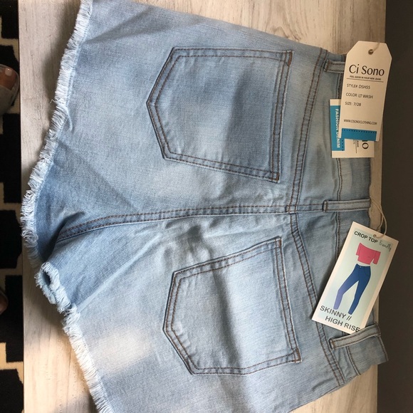 High waisted shorts - Picture 2 of 2